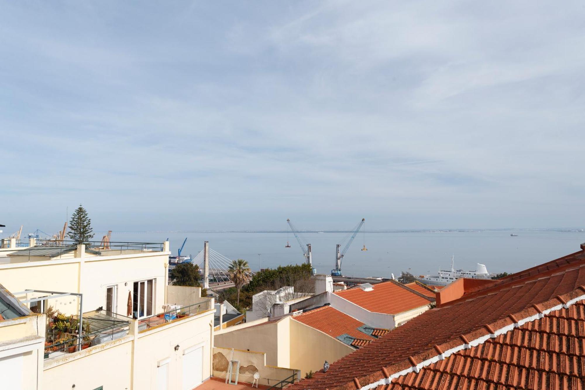 Barbadinhos Apartments In Lisbon Historic Neighborhood Esterno foto